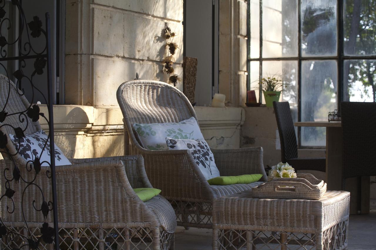 Chateau Sainte Colombe Bed & Breakfast ภายนอก รูปภาพ